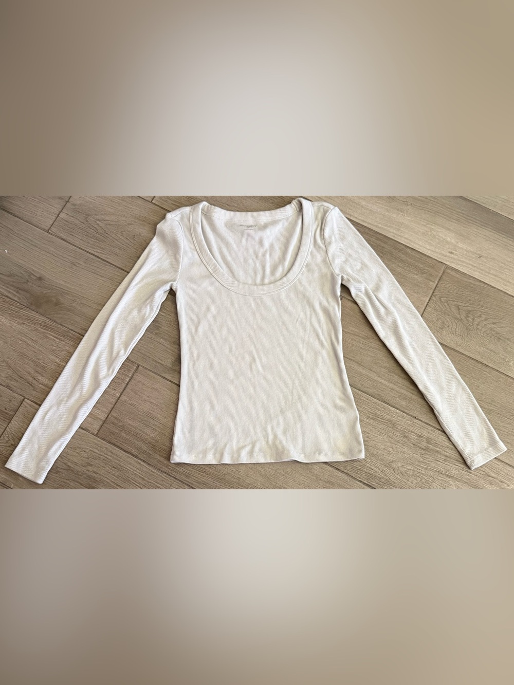 Women’s Cream Scoop Neck Long Sleeve Top